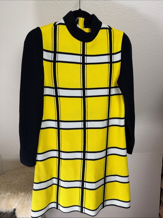 Import Corner Dresses & Skirts - IMPORT CORNER *VINTAGE* Plaid Yellow & Black
